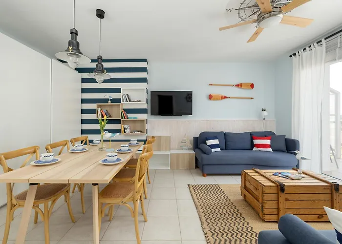 Sun Seasons 24 Cosy Apartment With Parking By Noclegi Renters